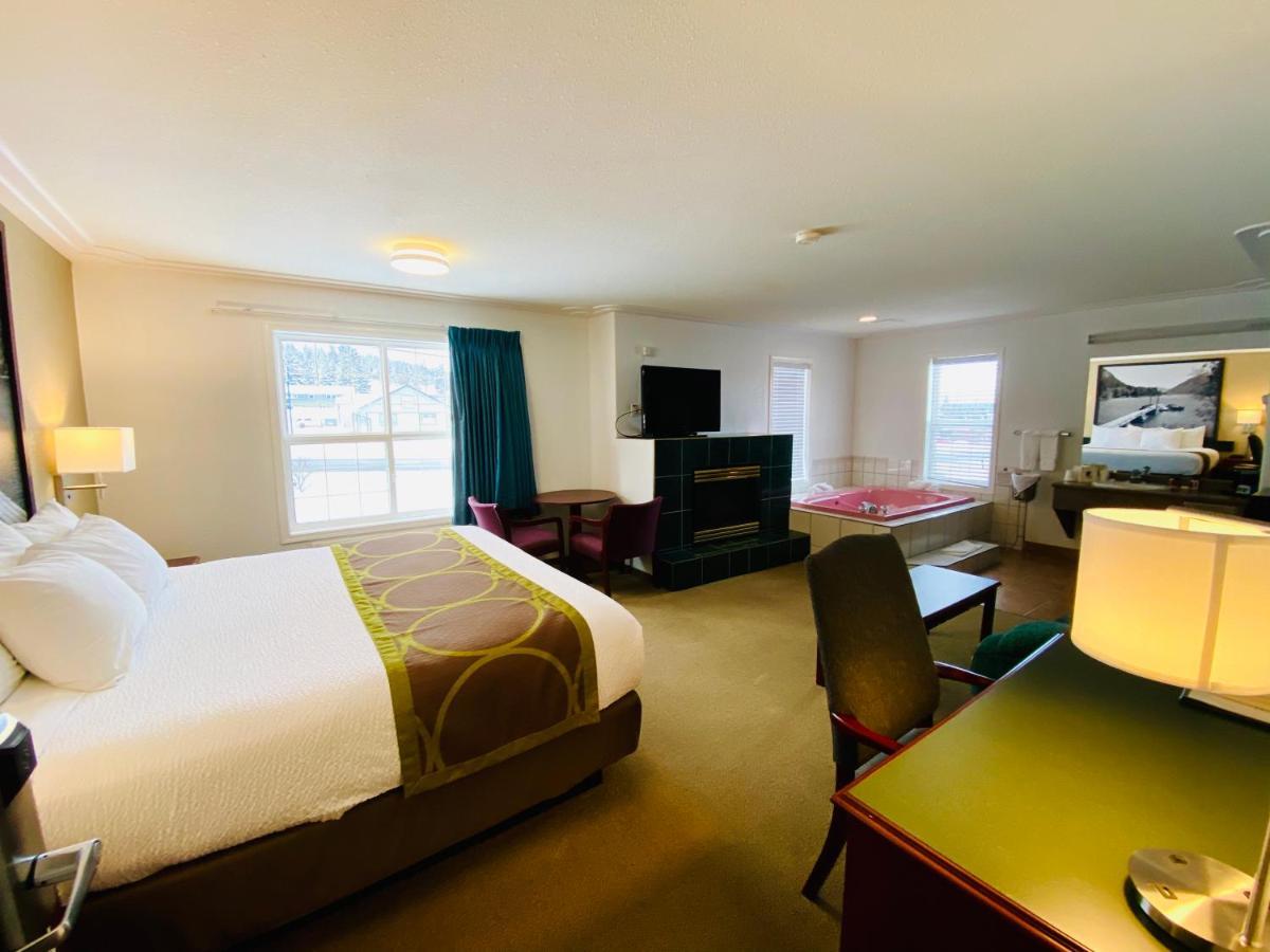 Super 8 By Wyndham 100 Mile House Ξενοδοχείο Εξωτερικό φωτογραφία