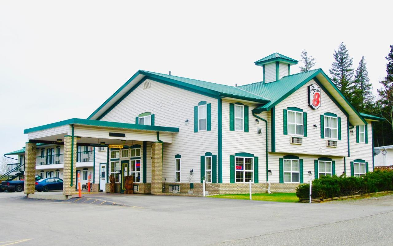 Super 8 By Wyndham 100 Mile House Ξενοδοχείο Εξωτερικό φωτογραφία