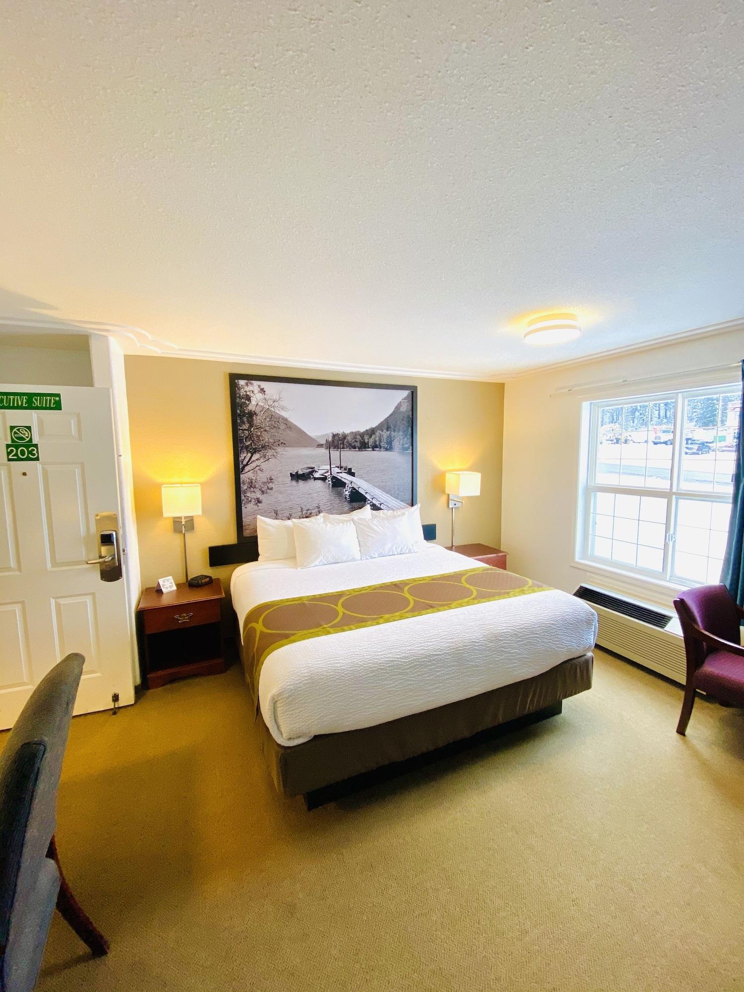 Super 8 By Wyndham 100 Mile House Ξενοδοχείο Εξωτερικό φωτογραφία