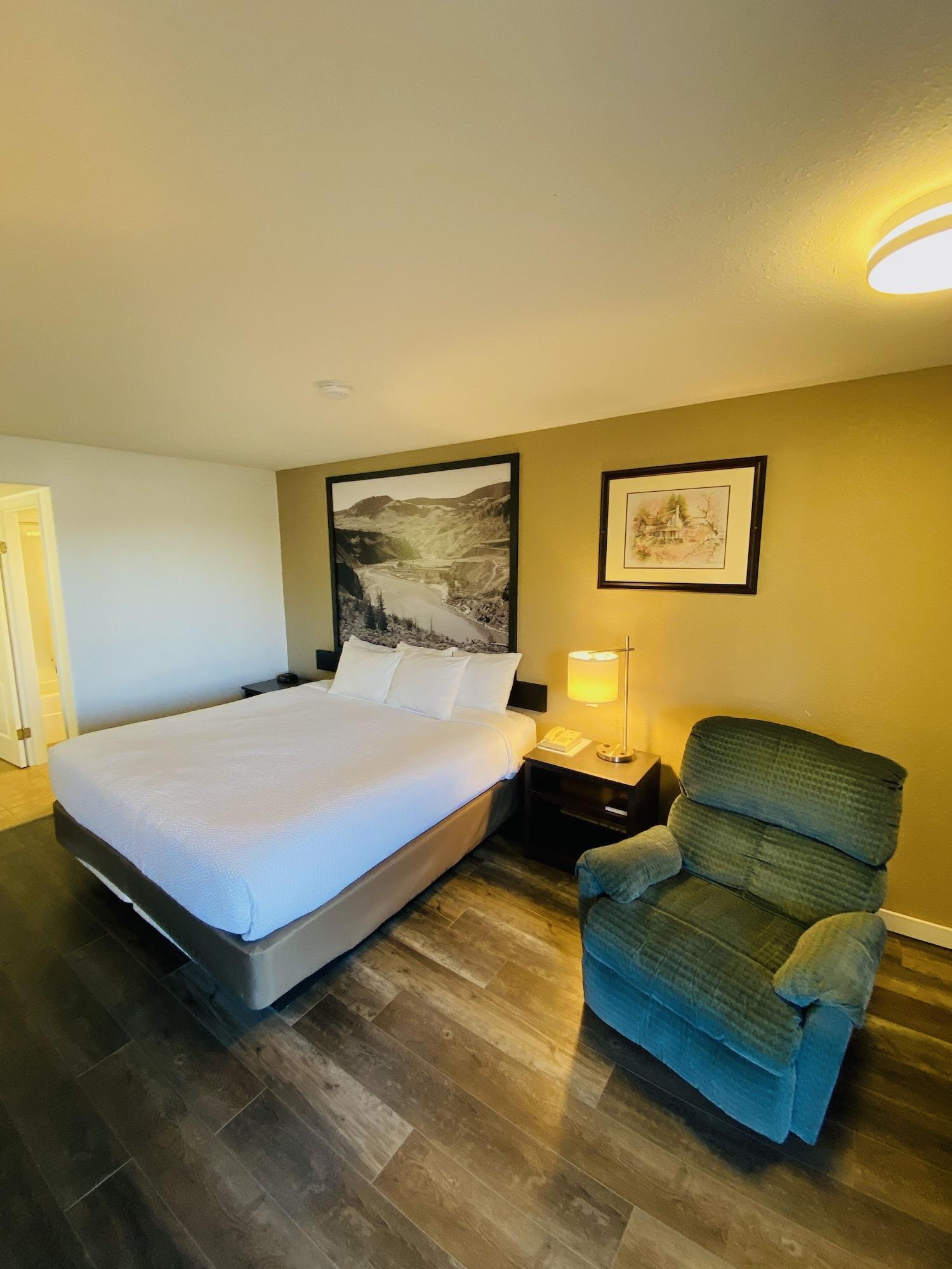 Super 8 By Wyndham 100 Mile House Ξενοδοχείο Εξωτερικό φωτογραφία